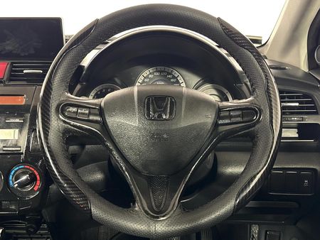 2013-Honda-Ballade-15-Elegance-Auto_11
