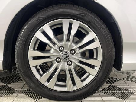 2013-Honda-Ballade-15-Elegance-Auto_5