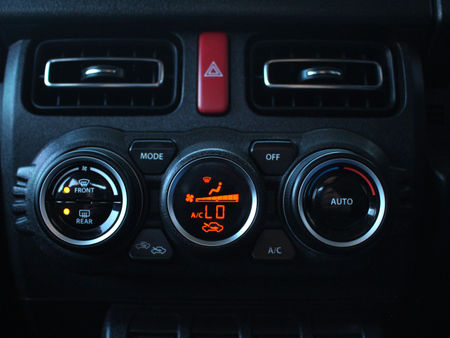2022-Suzuki-Jimny-Suzuki-Jimny-15-GLX_10