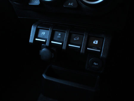 2022-Suzuki-Jimny-Suzuki-Jimny-15-GLX_11