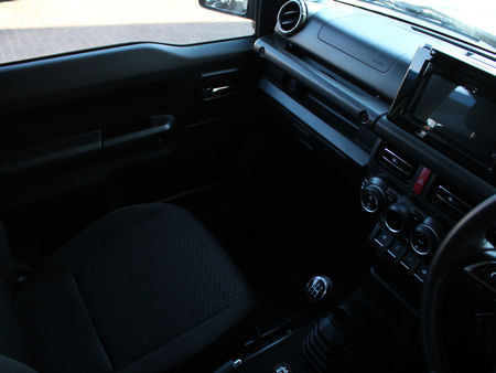 2022-Suzuki-Jimny-Suzuki-Jimny-15-GLX_13