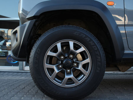 2022-Suzuki-Jimny-Suzuki-Jimny-15-GLX_17