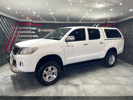 2012-Toyota-Hilux-25-D-4D-SRX-4x4-Double-Cab_0