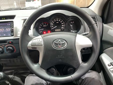 2012-Toyota-Hilux-25-D-4D-SRX-4x4-Double-Cab_10