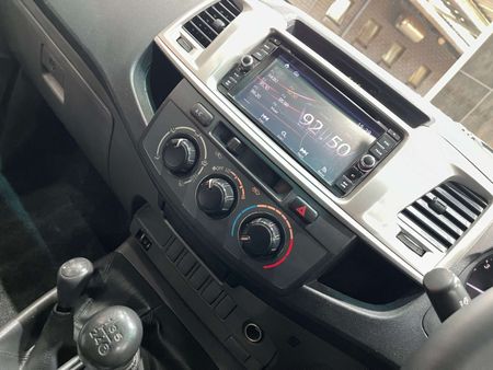 2012-Toyota-Hilux-25-D-4D-SRX-4x4-Double-Cab_12