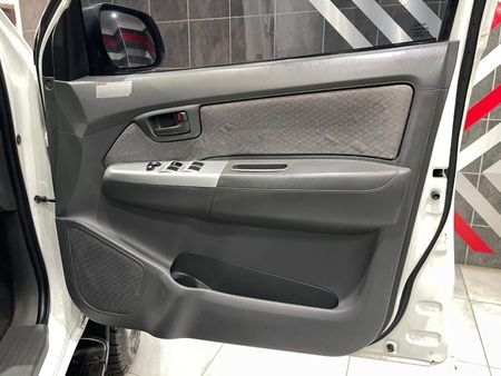 2012-Toyota-Hilux-25-D-4D-SRX-4x4-Double-Cab_13