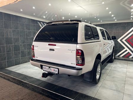 2012-Toyota-Hilux-25-D-4D-SRX-4x4-Double-Cab_17