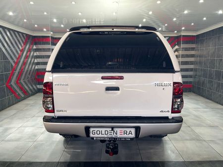 2012-Toyota-Hilux-25-D-4D-SRX-4x4-Double-Cab_18