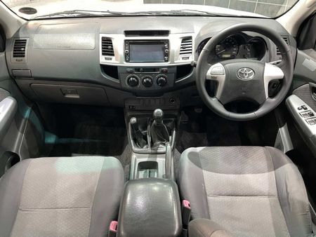 2012-Toyota-Hilux-25-D-4D-SRX-4x4-Double-Cab_5