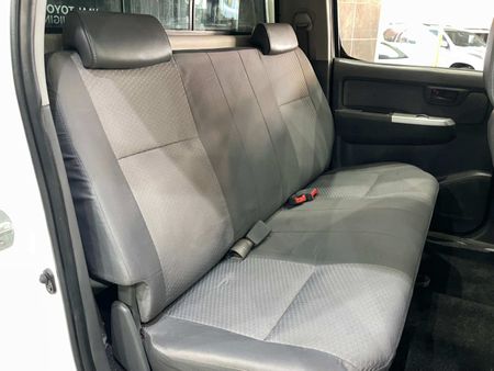2012-Toyota-Hilux-25-D-4D-SRX-4x4-Double-Cab_8
