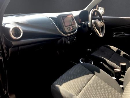 2025-Toyota-Vitz-10-XR_13