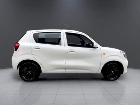2025-Toyota-Vitz-10-XR_7