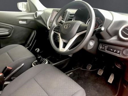 2025-Toyota-Vitz-10-XR_8