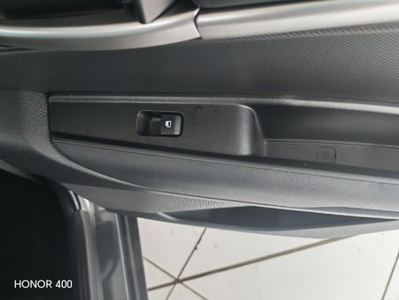 2026-Kia-Sonet-15-LS_11