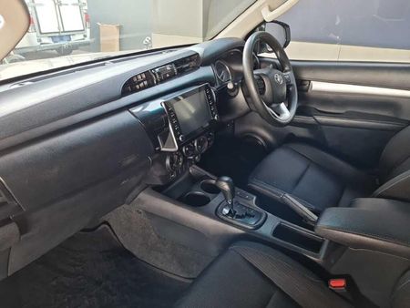 2023-Toyota-Hilux-24-GD-6-Raider-4x4-Auto-Double-Cab_10