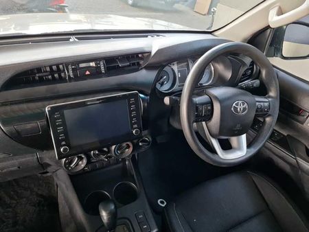 2023-Toyota-Hilux-24-GD-6-Raider-4x4-Auto-Double-Cab_11