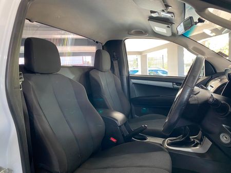 2015-Isuzu-KB-300-D-Teq-LX-Single-Cab_10