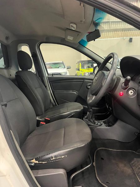 2022-Nissan-NP200-16-AC-Safety-Pack_12