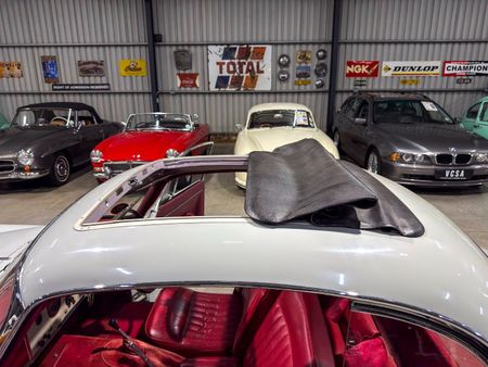 1960-Jaguar-XK150-S_14
