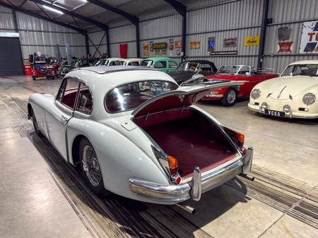 1960-Jaguar-XK150-S_22