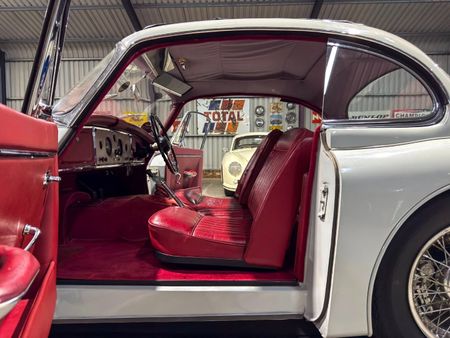 1960-Jaguar-XK150-S_33