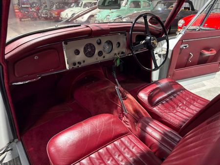 1960-Jaguar-XK150-S_35