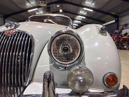 1960-Jaguar-XK150-S_4