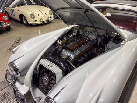 1960-Jaguar-XK150-S_7