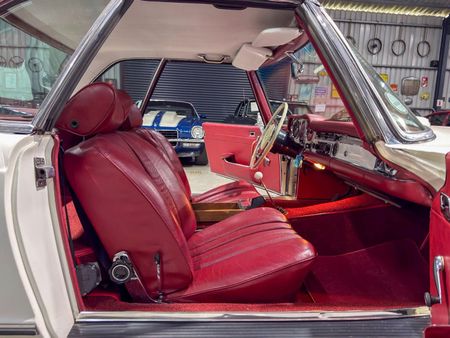 1969-Mercedes-Benz-SL-280-Manual_25