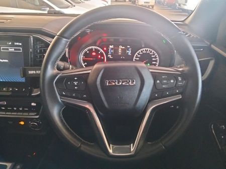 2026-Isuzu-D-Max-30-DDI-V-Cross-HR-4x4-Auto-Double-Cab_12