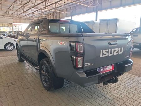 2026-Isuzu-D-Max-30-DDI-V-Cross-HR-4x4-Auto-Double-Cab_8