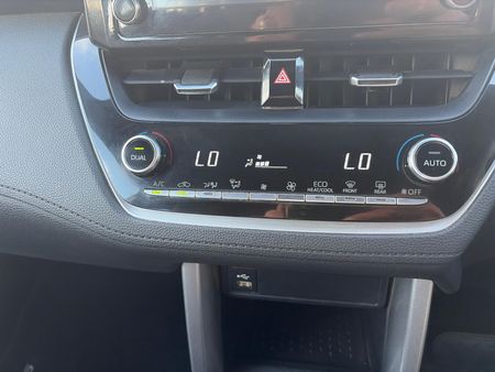 2022-Toyota-Corolla-Cross-18-XS-Hybrid_12
