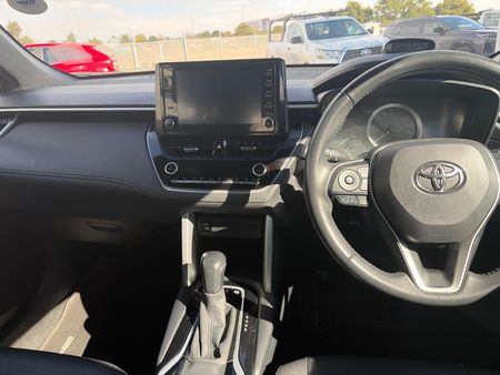 2022-Toyota-Corolla-Cross-18-XS-Hybrid_6