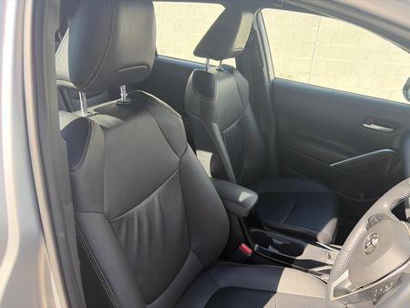 2022-Toyota-Corolla-Cross-18-XS-Hybrid_7