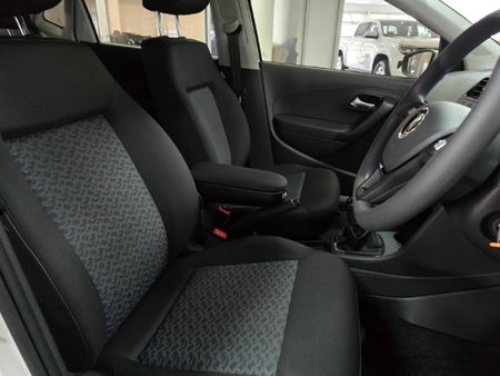 2026-Volkswagen-Polo-Vivo-14-Life_13