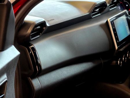 2025-Nissan-Magnite-10-Turbo-Acenta-Kuro-Auto_17