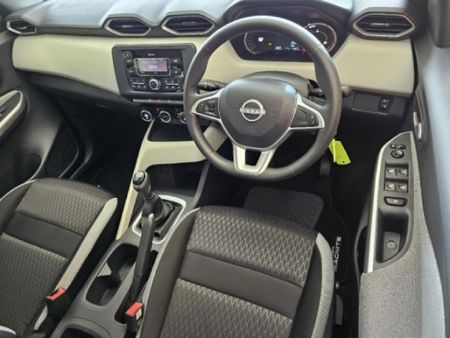 2025-Nissan-Magnite-10T-Visia_13