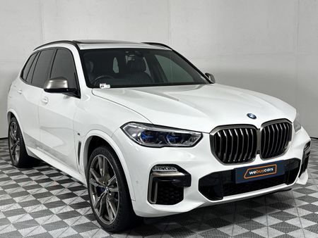 2020-BMW-X5-M50i_15