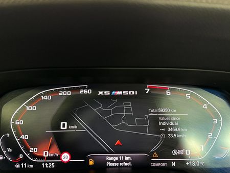 2020-BMW-X5-M50i_2