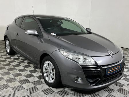 2013-Renault-Megane-III-Coupe-16-Dynamique-LTD_13