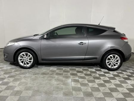 2013-Renault-Megane-III-Coupe-16-Dynamique-LTD_16