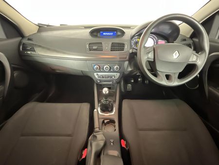 2013-Renault-Megane-III-Coupe-16-Dynamique-LTD_1
