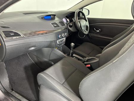 2013-Renault-Megane-III-Coupe-16-Dynamique-LTD_7