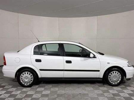 2005-Opel-Astra-Classic-16_17