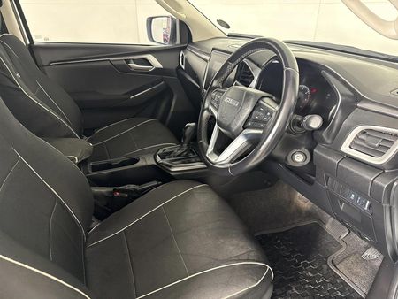 2025-Isuzu-D-Max-19-DDI-HR-LS-Auto-Double-Cab_9