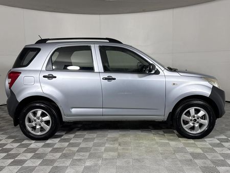 2009-Daihatsu-Terios_10