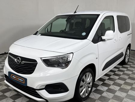 2019-Opel-Combo-Life-Enjoy-16-TD_0