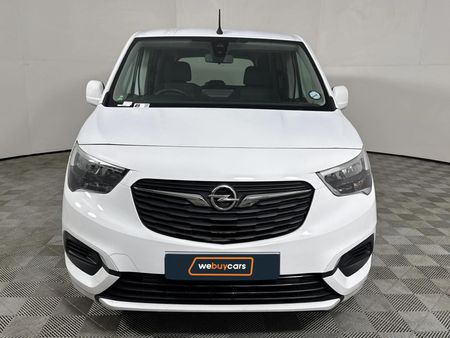 2019-Opel-Combo-Life-Enjoy-16-TD_12
