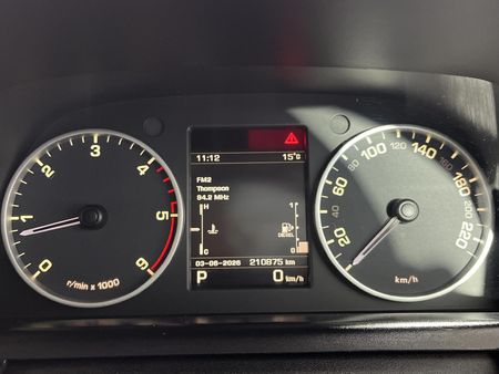 2013-Land-Rover-Discovery-4-30-TD-SD-V6-HSE_2