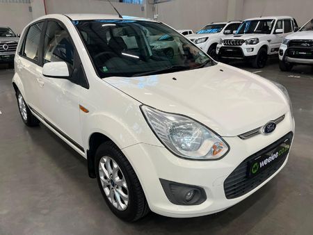 2015-Ford-Figo-14-Trend_0
